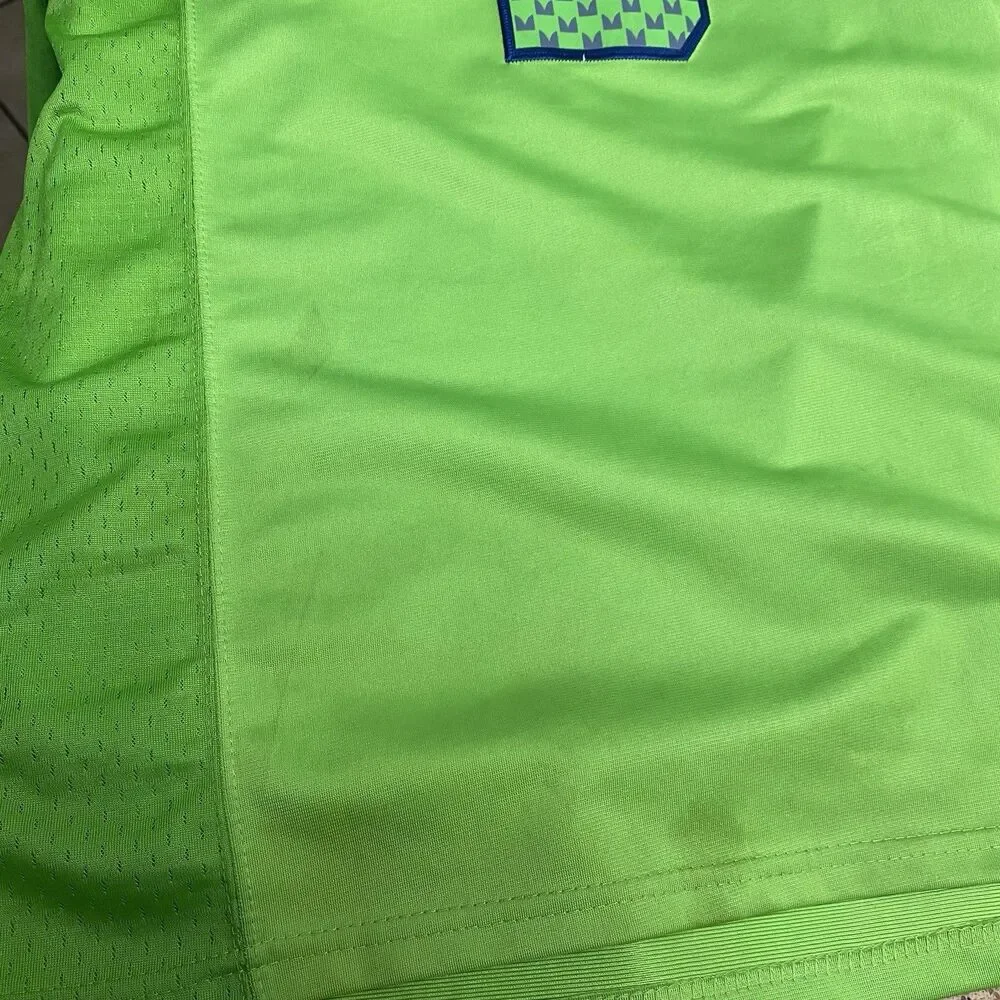 Nike NFL Seattle Seahawks Jersey Youth XL Green Color Rush Russell Wilson